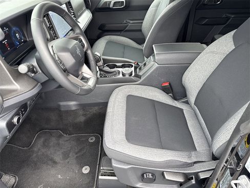 Used 2025 Ford Bronco Big Bend image 9