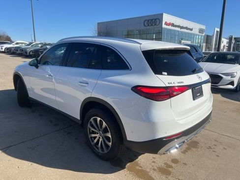 Used 2025 Mercedes-Benz GLC 300 4MATIC image 4