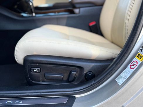 Used 2014 Toyota Avalon Limited image 11