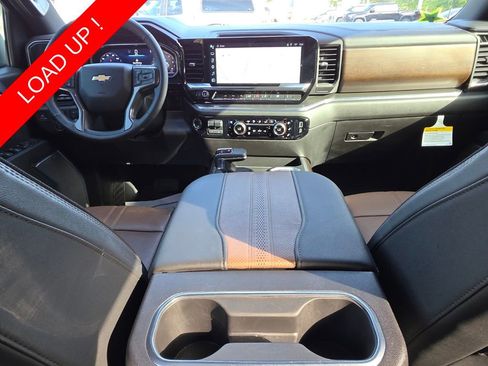 Used 2024 Chevrolet Silverado 1500 High Country w/ Technology Package RWD image 5