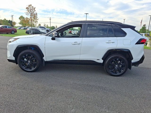 Used 2025 Toyota RAV4 XSE w/ Weather Package AWD/4WD image 4