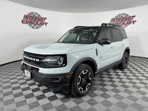 Used 2024 Ford Bronco Sport Outer Banks w/ Tech Package AWD/4WD image 3
