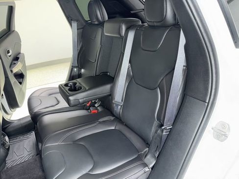 Used 2017 Jeep Cherokee High Altitude image 27