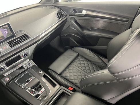 Used 2018 Audi SQ5 Prestige w/ Prestige Package image 11
