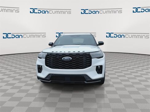 New 2026 Ford Explorer ST-Line w/ ST-Line Street Pack image 4
