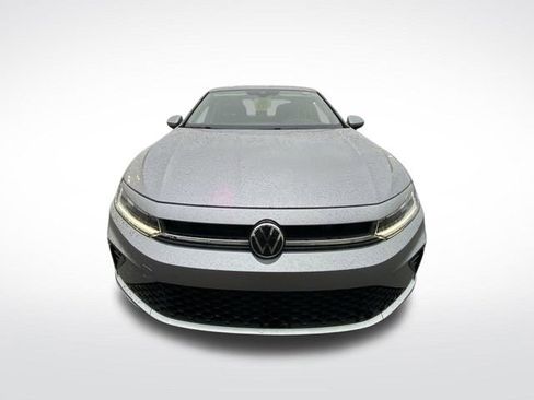 Used 2025 Volkswagen Jetta SE image 15