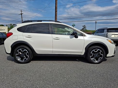 Used 2016 Subaru Crosstrek 2.0i AWD/4WD image 7