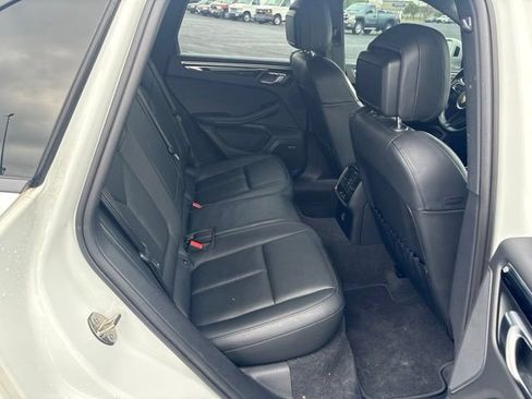 Used 2023 Porsche Macan AWD/4WD image 26