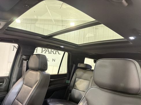 Used 2022 GMC Yukon Denali AWD/4WD image 16