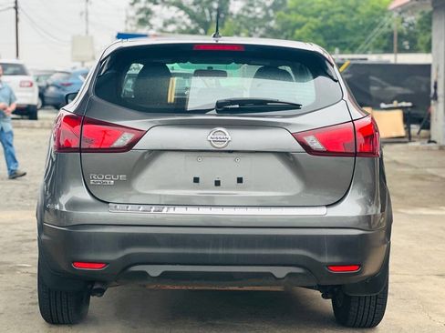 Used 2018 Nissan Rogue Sport S w/ S Appearance Package FWD image 7