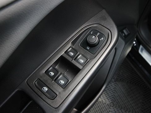 Used 2024 Volkswagen Taos SE AWD/4WD image 13