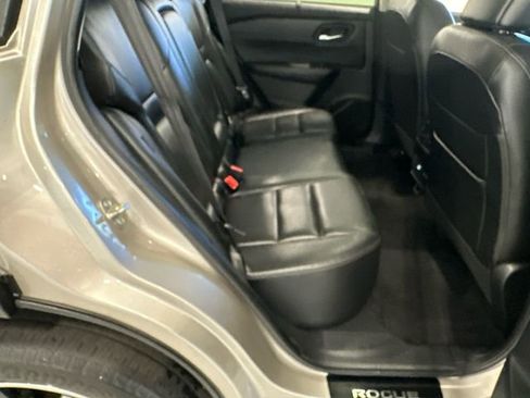 Used 2024 Nissan Rogue SL w/ SL Premium Package AWD/4WD image 35