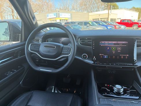 Used 2024 Jeep Wagoneer L Series III w/ Flexible Seating Group image 9