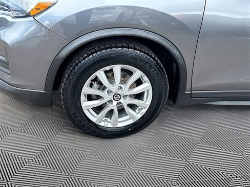 Used 2018 Nissan Rogue SV image 35