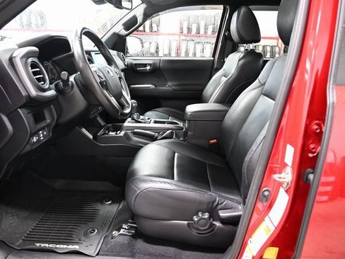 Used 2018 Toyota Tacoma TRD Off-Road image 11