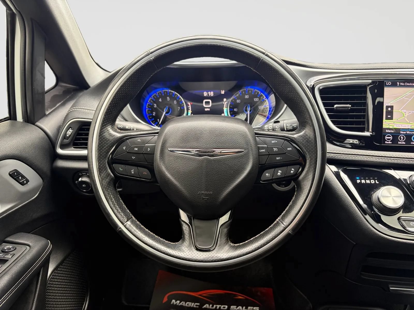 Used 2019 Chrysler Pacifica Limited w/ Advanced Safetytec Group FWD image 31