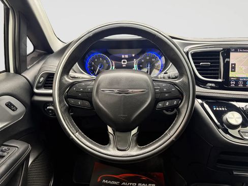Used 2019 Chrysler Pacifica Limited w/ Advanced Safetytec Group FWD image 31
