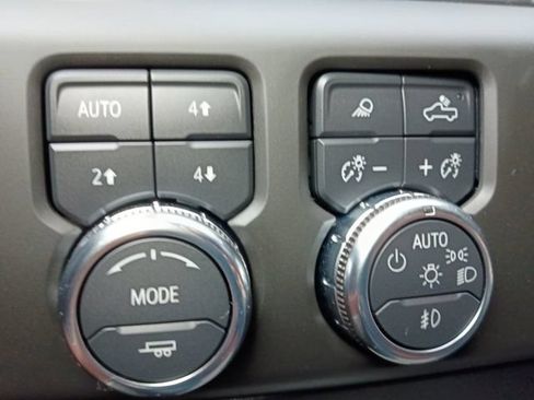 Used 2024 GMC Sierra 1500 Denali Ultimate AWD/4WD image 10