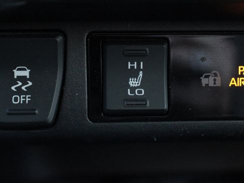 Certified 2024 Toyota RAV4 XLE image 28