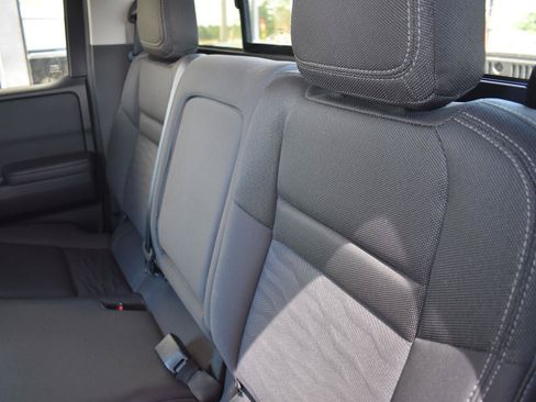 Used 2024 Nissan Frontier SV w/ SV Convenience Package RWD image 48