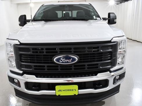 New 2026 Ford F250 XL w/ XL Chrome Package image 3