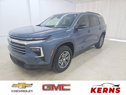 Used 2025 Chevrolet Traverse LT