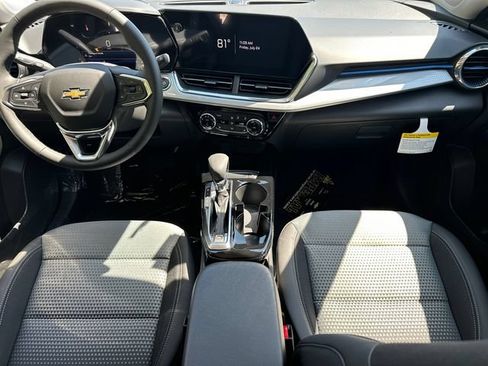 New 2026 Chevrolet Trax LT w/ LT Convenience Package FWD image 14