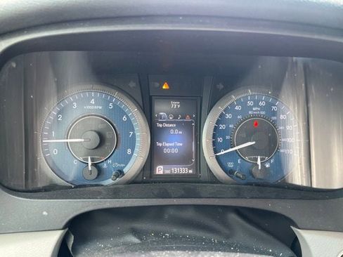 Used 2017 Toyota Sienna XLE Premium FWD image 13