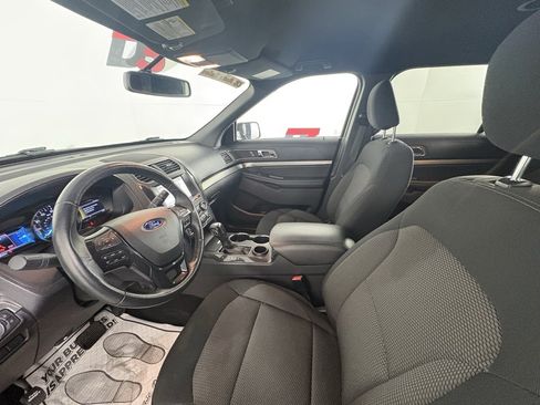 Used 2019 Ford Explorer XLT w/ Equipment Group 201A image 11