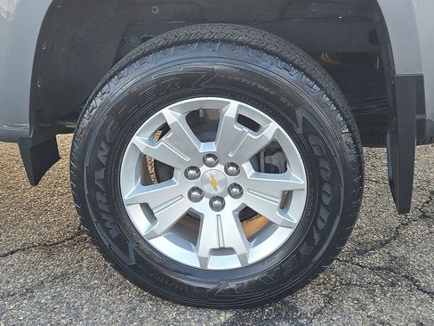 Used 2021 Chevrolet Colorado LT w/ LT Convenience Package image 11