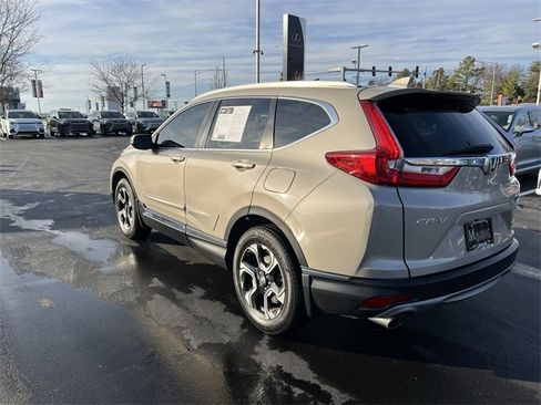 Used 2018 Honda CR-V Touring image 5