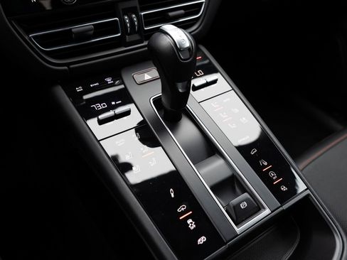 Used 2022 Porsche Macan GTS w/ Premium Package Plus image 17