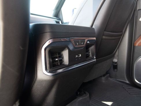 Used 2024 GMC Sierra 3500 Denali Ultimate AWD/4WD image 17