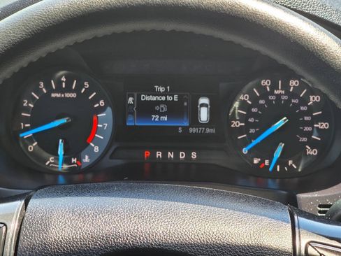 Used 2018 Ford Explorer XLT FWD image 11
