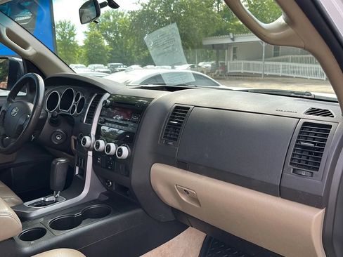 Used 2011 Toyota Sequoia SR5 AWD/4WD image 24