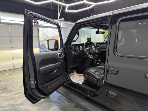 Used 2021 Jeep Wrangler Unlimited Sahara image 10