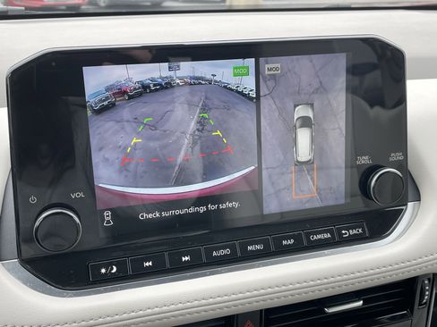 Used 2023 Nissan Rogue SL w/ SL Premium Package image 37