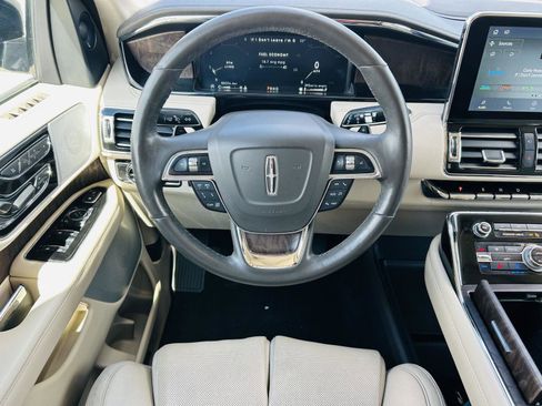 Used 2021 Lincoln Navigator Reserve w/ Luxury Package AWD/4WD image 22