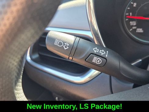 Used 2023 Chevrolet Equinox LS w/ LS Convenience Package FWD image 30