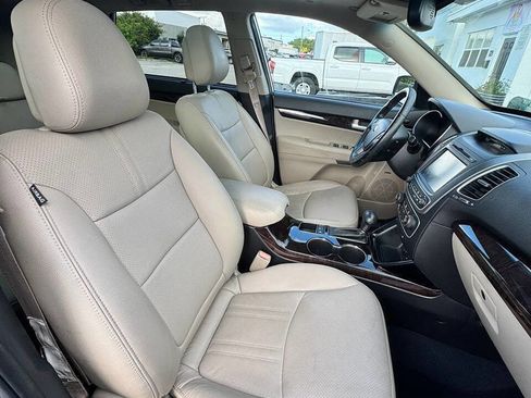 Used 2015 Kia Sorento EX w/ EX V6 Touring Package FWD image 10