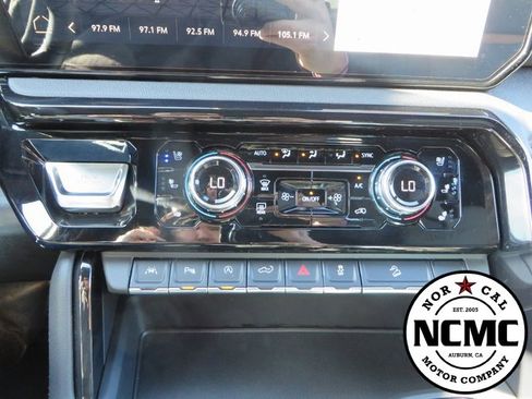 Used 2025 GMC Sierra 1500 AT4 image 32