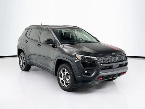 Used 2022 Jeep Compass Trailhawk w/ Trailhawk Elite Group AWD/4WD image 3