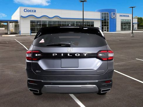 New 2026 Honda Pilot Touring image 4