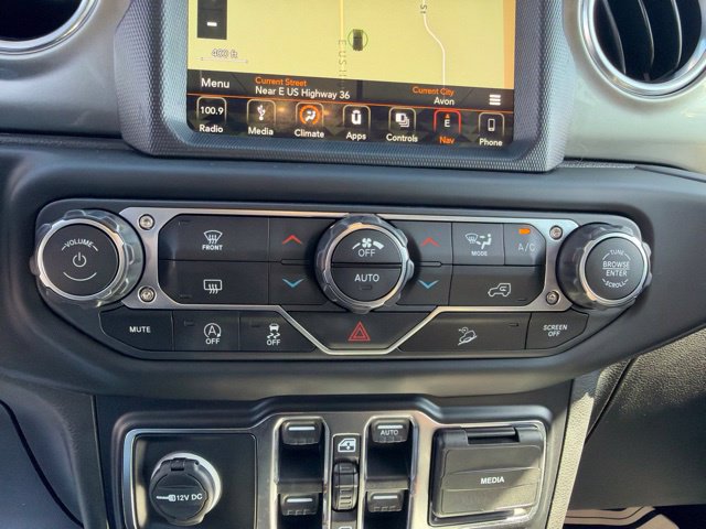 Used 2019 Jeep Wrangler Unlimited Sahara w/ Uconnect 4C Nav & Sound Group AWD/4WD image 21
