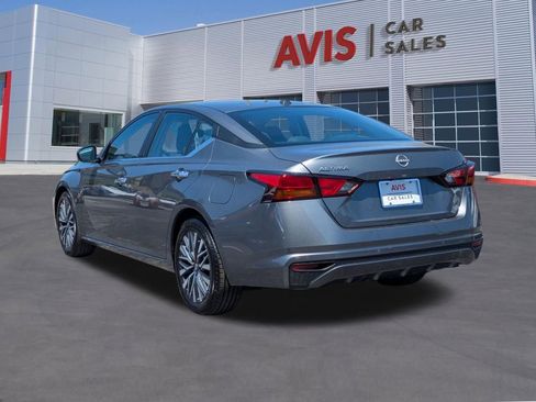 Used 2025 Nissan Altima 2.5 SV FWD image 9