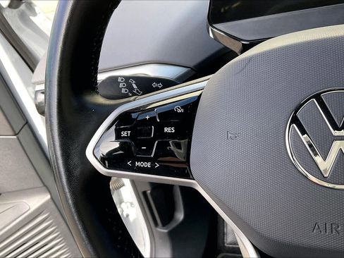 Certified 2022 Volkswagen ID.4 Pro image 17