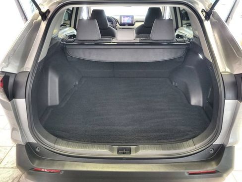 Used 2024 Toyota RAV4 XLE FWD image 23