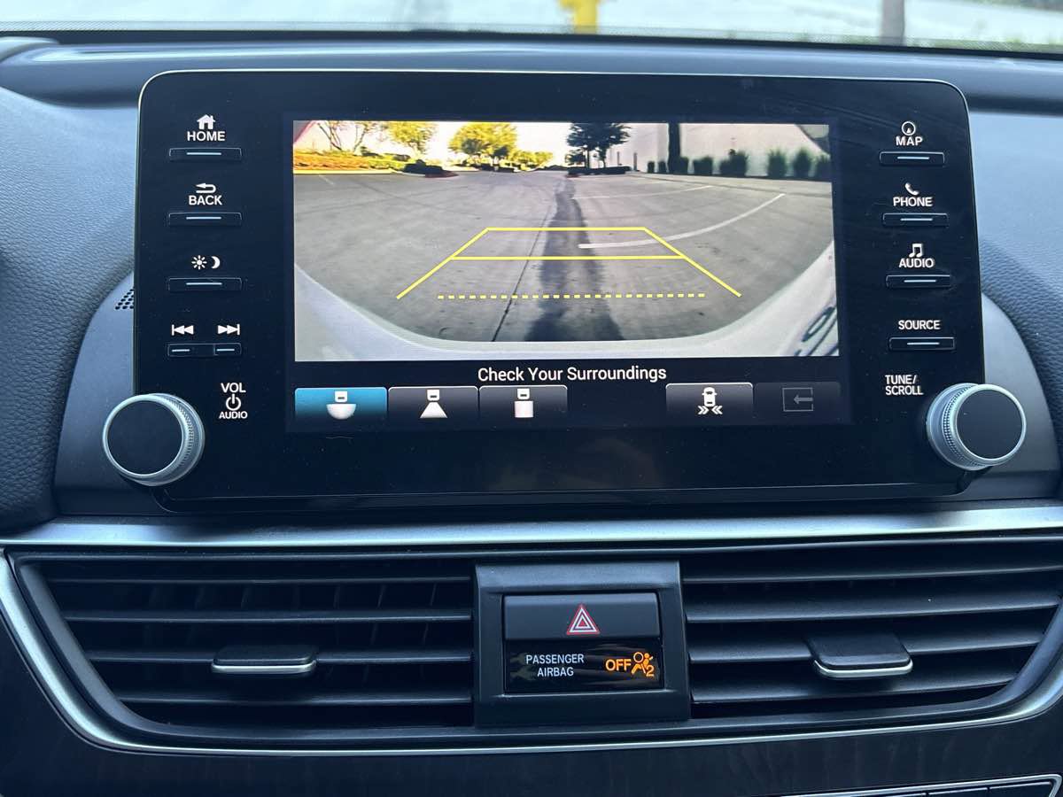 Used 2018 Honda Accord Touring image 23