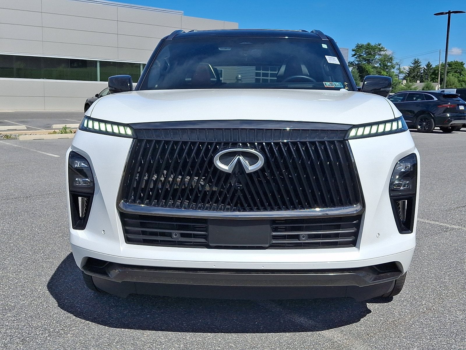 Used 2025 INFINITI QX80 Autograph w/ Premium Cargo Package AWD/4WD image 6
