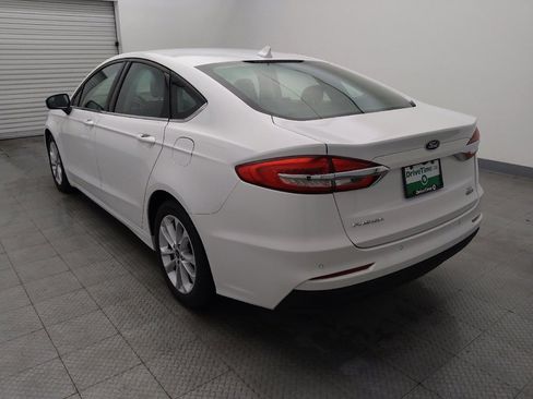 Used 2020 Ford Fusion SE image 5
